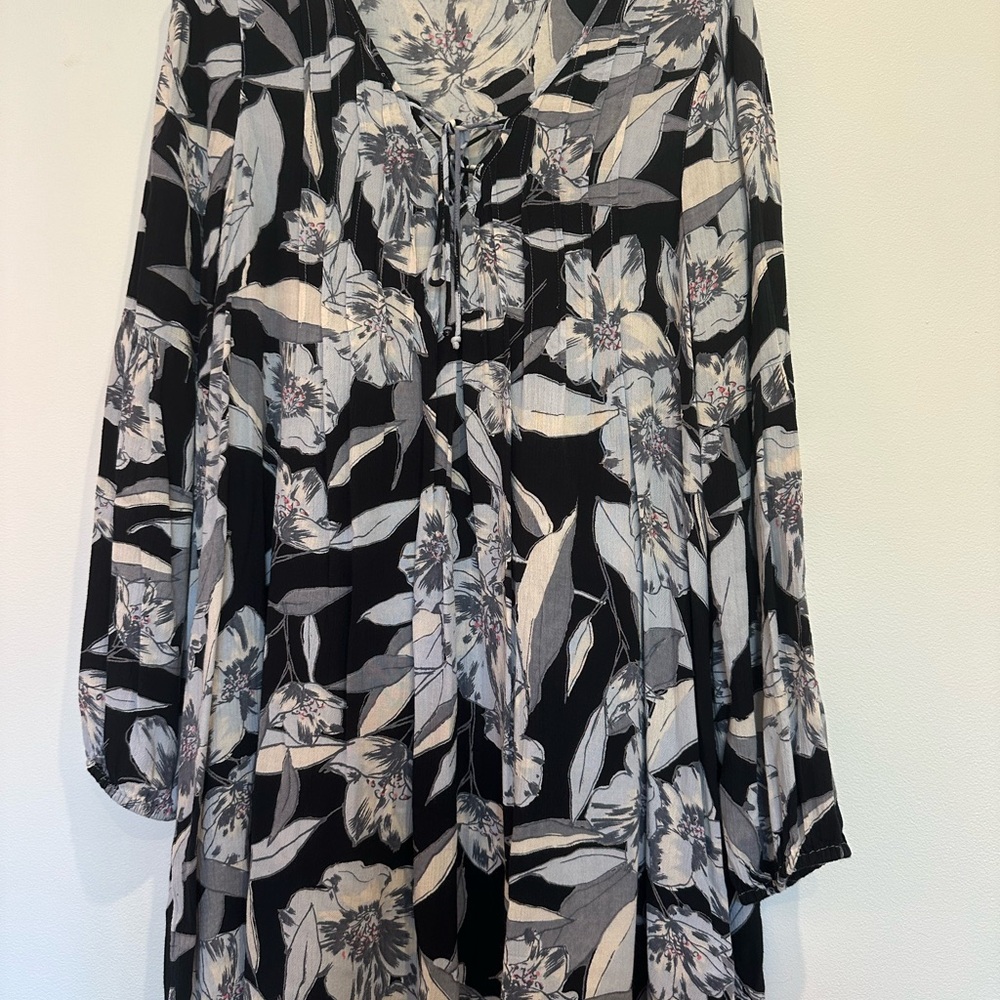 Billabong Black and White Floral Dress